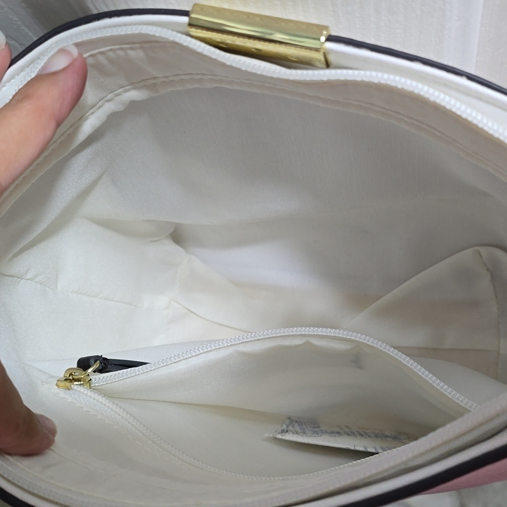 Liz Claiborne White & Black Purse - Picture 14 of 16